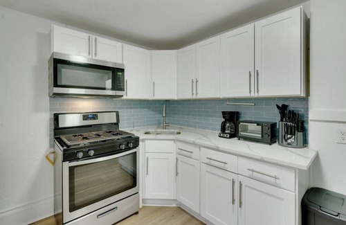 Downtown Rochester Apartment | This apartment is a 2 bedroom(s), 1 bathrooms, located in Rochester, NY.
