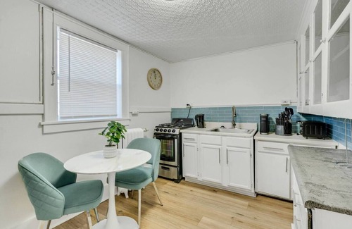 Downtown Rochester Apartment | This apartment is a 2 bedroom(s), 1 bathrooms, located in Rochester, NY.