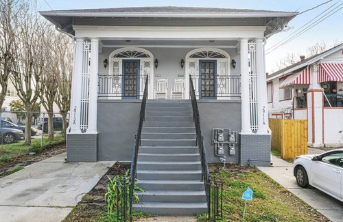 Fairgrounds House | This apartment is a 3 bedroom(s), 1 bathrooms, located in New Orleans, LA.