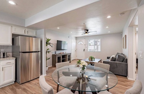 Amphi House | This centrally located 2 bedroom 2 bathroom is fully remodeled with electric vehicle charging on site