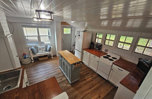 Clear Lake House | This charming house for six puts you at the heart of the action.