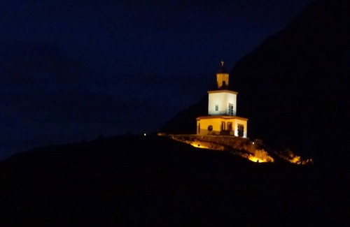 Tigaday House | This comfortable, well-loved vacation home has a spectacular panoramic view