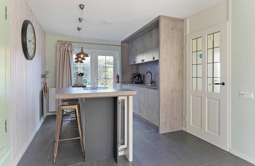 Ouddorp House | This cosy holiday home for 6 people, is located near the sea in the front part of the green Noordzeepark.