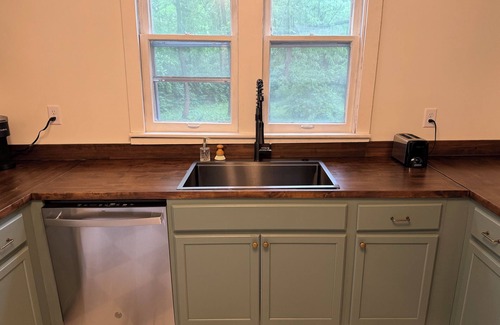 North Central Columbia Cottage | This Cottage is walking distance to downtown and local restaurants