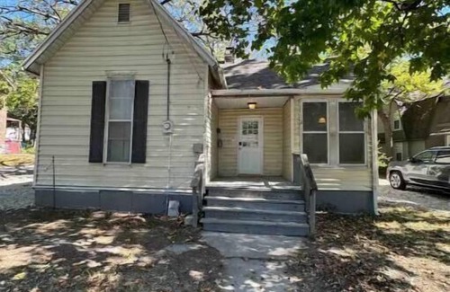 North Central Columbia Cottage | This Cottage is walking distance to downtown and local restaurants