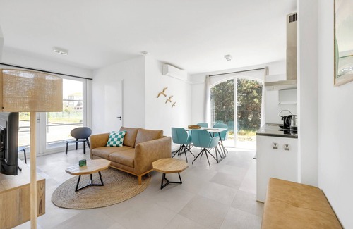 Ouddorp House | This cozy apartment for 4 people, just moments away from the Brouwersdam, the North Sea, or the Grevelingenmeer.