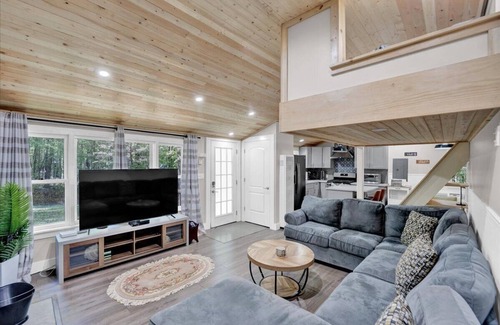 Pocono Lake House | This house is a 2 bedroom(s), 1 bathrooms, located in Tobyhanna Township, PA.