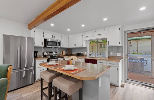 Bayview House | This house is a 3 bedroom(s), 2 bathrooms, located in Bayview, ID.