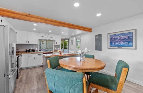 Bayview House | This house is a 3 bedroom(s), 2 bathrooms, located in Bayview, ID.