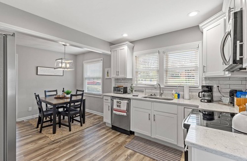 Lexington House | This house is a 4 bedroom(s), 3 bathrooms, located in Lexington, KY.