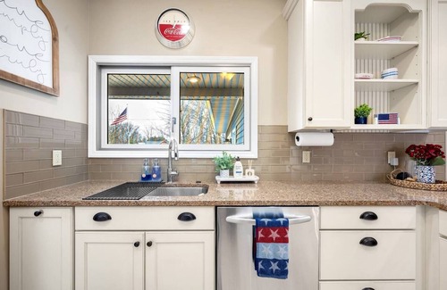 Paw Paw Lake House | This house is a 4 bedroom(s), 2.5 bathrooms, located in Coloma, MI.