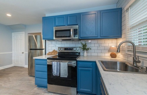 Lexington Apartment | This serviced apartment is a 3 bedroom(s), 1.5 bathrooms, located in Lexington, KY.