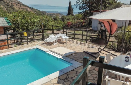 Molos House | This small, but very cozy and welcoming cottage has space for up to five people.