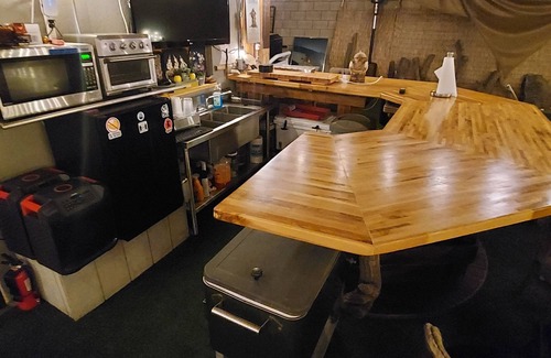 Westside Costa Mesa Cabin | This Venue is set up for hourly rates only. 4.5 hour min. Capacity 150 guests