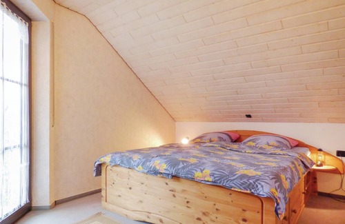 Dollendorf Apartment | This well-maintained vacation home consists of two apartments. On the first floor is DEI066, which y