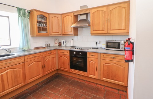 North Bitchburn Cottage | THISTLE CLOSE, pet friendly, character holiday cottage in Staindrop