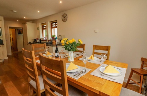 Newtonmore Cottage | THISTLE DHU, family friendly, with open fire in Newtonmore