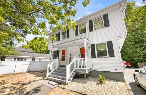 Springfield House | Thomas's Cozy Duplex - Centrally Located