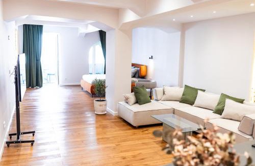 Old Town Apartment | Thome Continental Suite