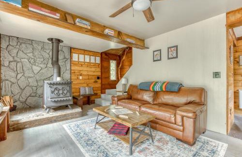Welches House | Thompson Cabin - Charming Salmon Riverfront A-Frame Oasis w/fireplace