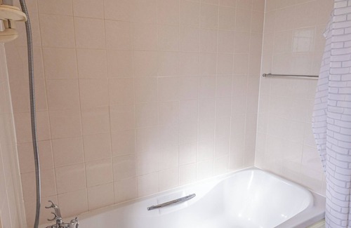 Swindon Apartment | Thorley Court, Swindon Cosy apartment up to 4 people