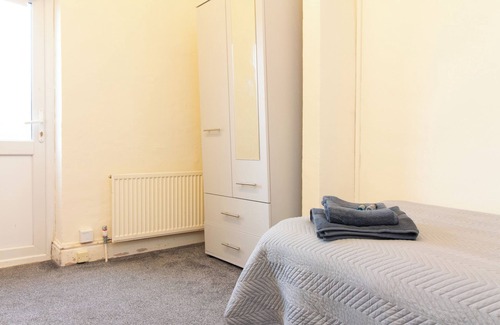 Shirley House | Thornbury Guest House Room 5