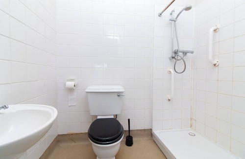 Shirley House | Thornbury Guest House Room 5