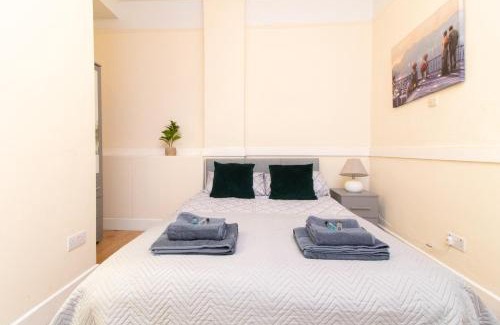 Shirley House | Thornbury Guest House Room 3