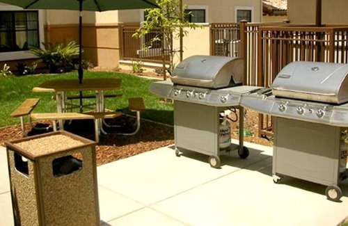 Thousand Oaks House | Thousand Oaks Pet-Friendly Lodging w/Kitchenette