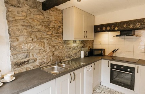 Castleton House | Three Bed Countryside Cottage in the National Park