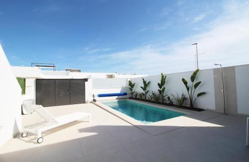 Santiago de la Ribera Villa | Three Bedroom Villa With Private Pool & Solarium