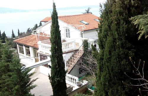 Novi Vinodolski Apartment | Three bedroom apartment with terrace and sea view Novi Vinodolski (A-2347-a)