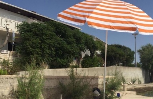 Kustici Apartment | Three bedroom apartment near beach Kustići, Pag (A-18248-a)