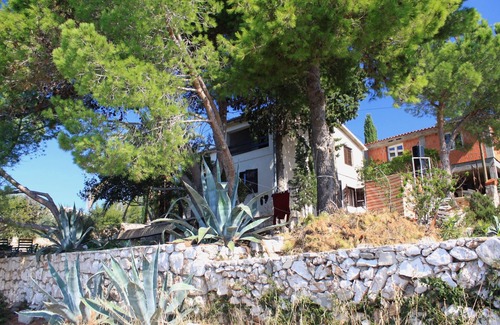 Zdrelac Apartment | Three bedroom apartment near beach Ždrelac, Pašman (A-8405-a)