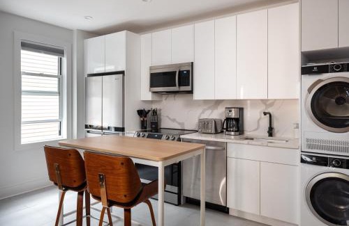 Greenpoint Apartment | Three Bedroom Brooklynite Suite!