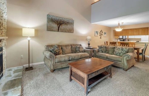 Gatlinburg Condo | three bedroom condo with loft, sleeps 12