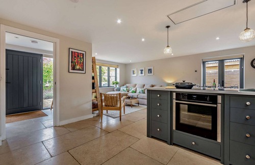 Todenham Cottage | Three bedroom Cotswold holiday cottage - Steeple View