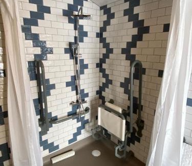 Newport House | Three Bishops Inn