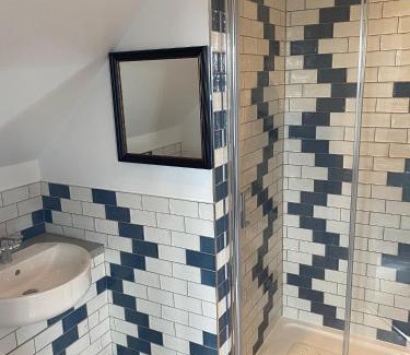 Newport House | Three Bishops Inn