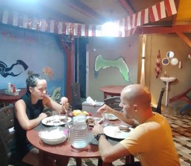 Manado City Centre House | Three Ken Homestay & Cafe