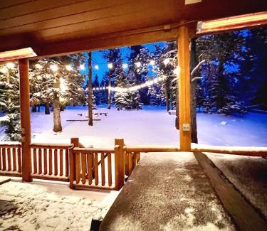Meadow View Heights House | Three level cabin with Hot Tub