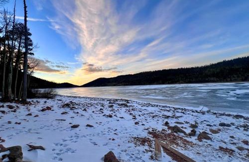 Meadow View Heights House | Three level cabin with Hot Tub