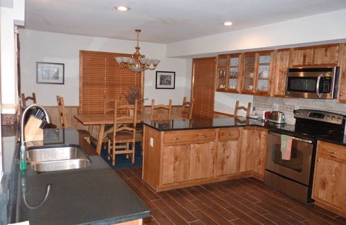 Estes Park House | Three Level Home Away from Home - Near the Big Thompson River