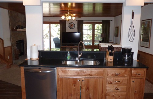 Estes Park House | Three Level Home Away from Home - Near the Big Thompson River