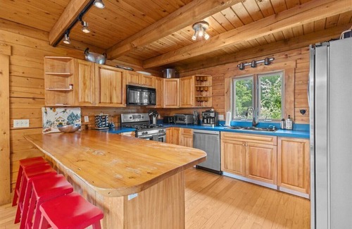Hyde Park House | Three Peaks Retreat: Pool, Hot Tub & Fireplace