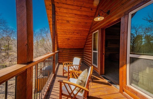 Broken Bow Cabin | Three Rivers Lodge - High Luxe 5 Bedroom Creek Front Cabin Minutes away from are