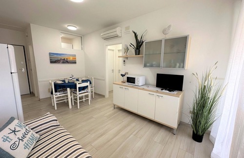 Lignano Pineta Apartment | Three-room apartment with swimming pool