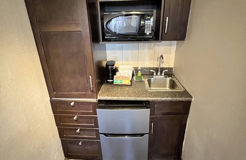 North Industrial Hotel | Thriftlodge Saskatoon