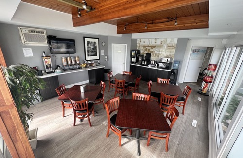 North Industrial Hotel | Thriftlodge Saskatoon