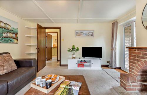 Bournemouth House | Throop House Cottage - Bournemouth